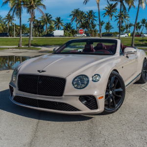 Aluguel de um Bentley Continental GT de luxo em Miami
