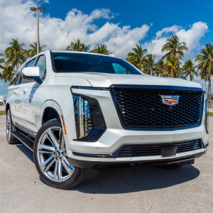 Aluguel de Cadillac Escalade branco de luxo em Miami