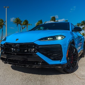 Aluguel de Lamborghini Urus SE Blu em Miami