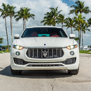 Alugue um Maserati Levante K4 de luxo em Miami