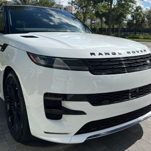 Aluguel de um Range Rover Sport Dynamic de luxo em Miami